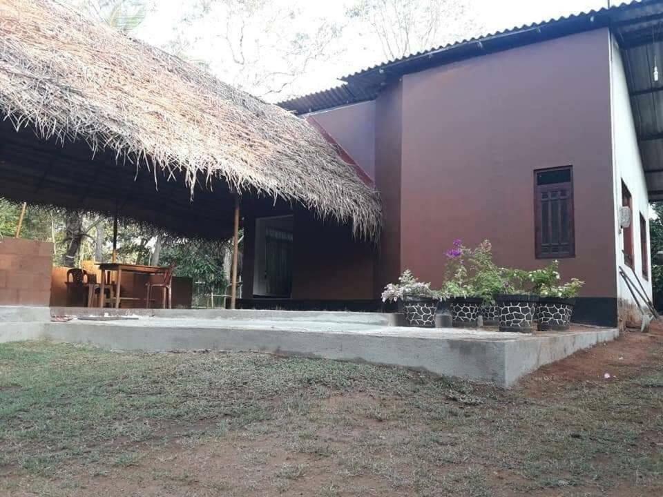 Gimanhala Cottage & Cookary Class อนุราธปุระ ภายนอก รูปภาพ