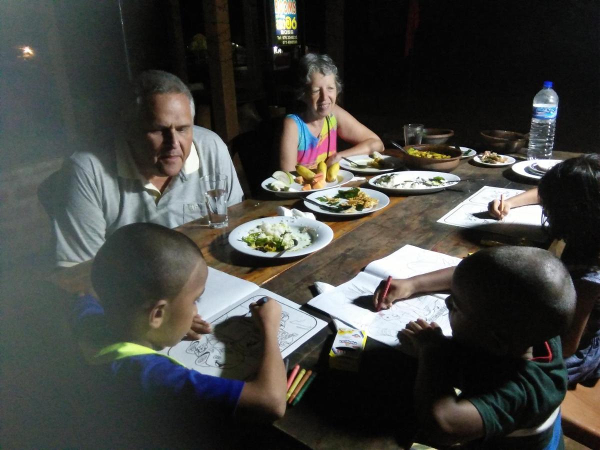 Gimanhala Cottage & Cookary Class อนุราธปุระ ภายนอก รูปภาพ